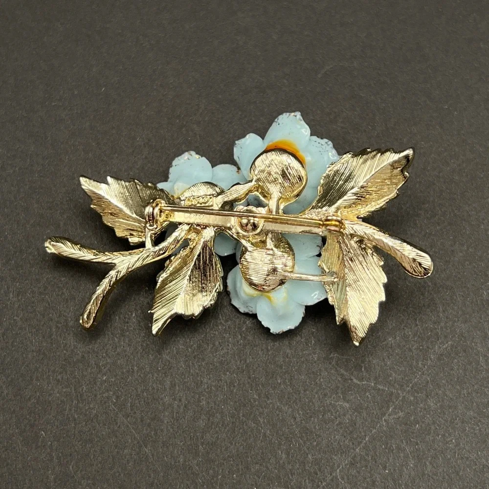 Vintage Coro Brooch Blue Roses Green Leaves Gold Tone‎ Floral Cottagecore Spring